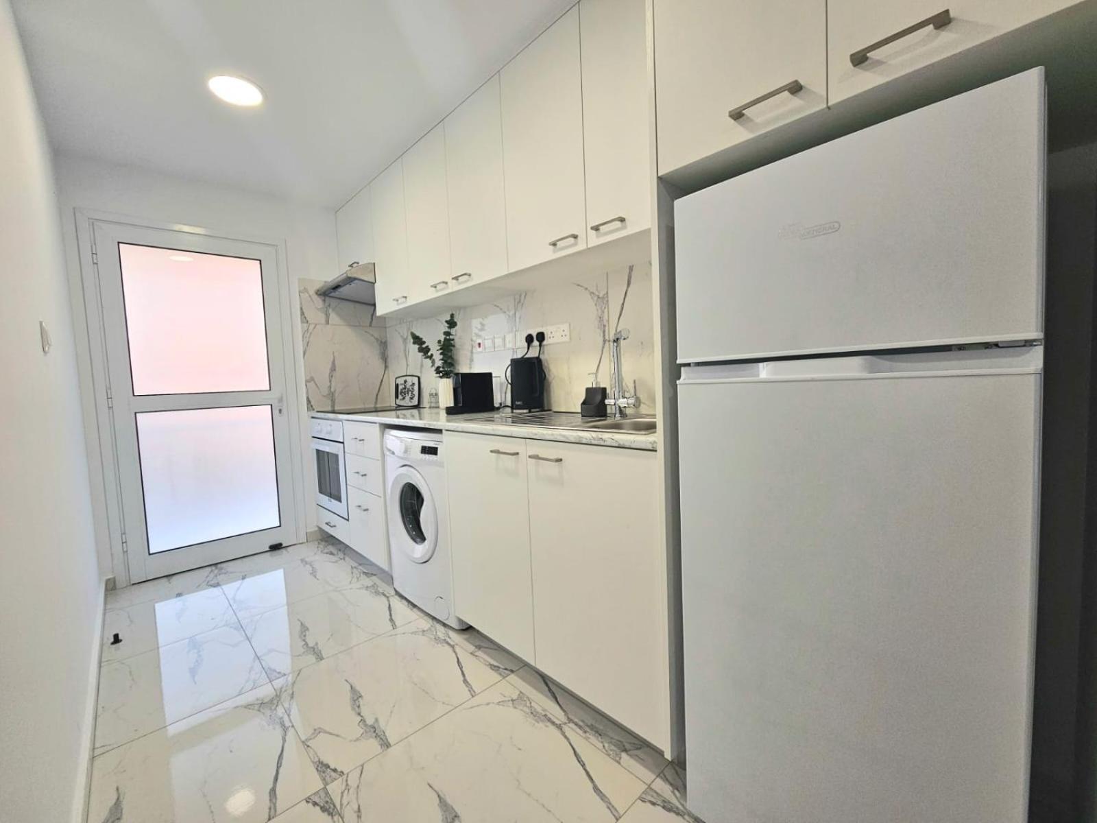 1Bd Beach Apartment Paphos Exterior photo