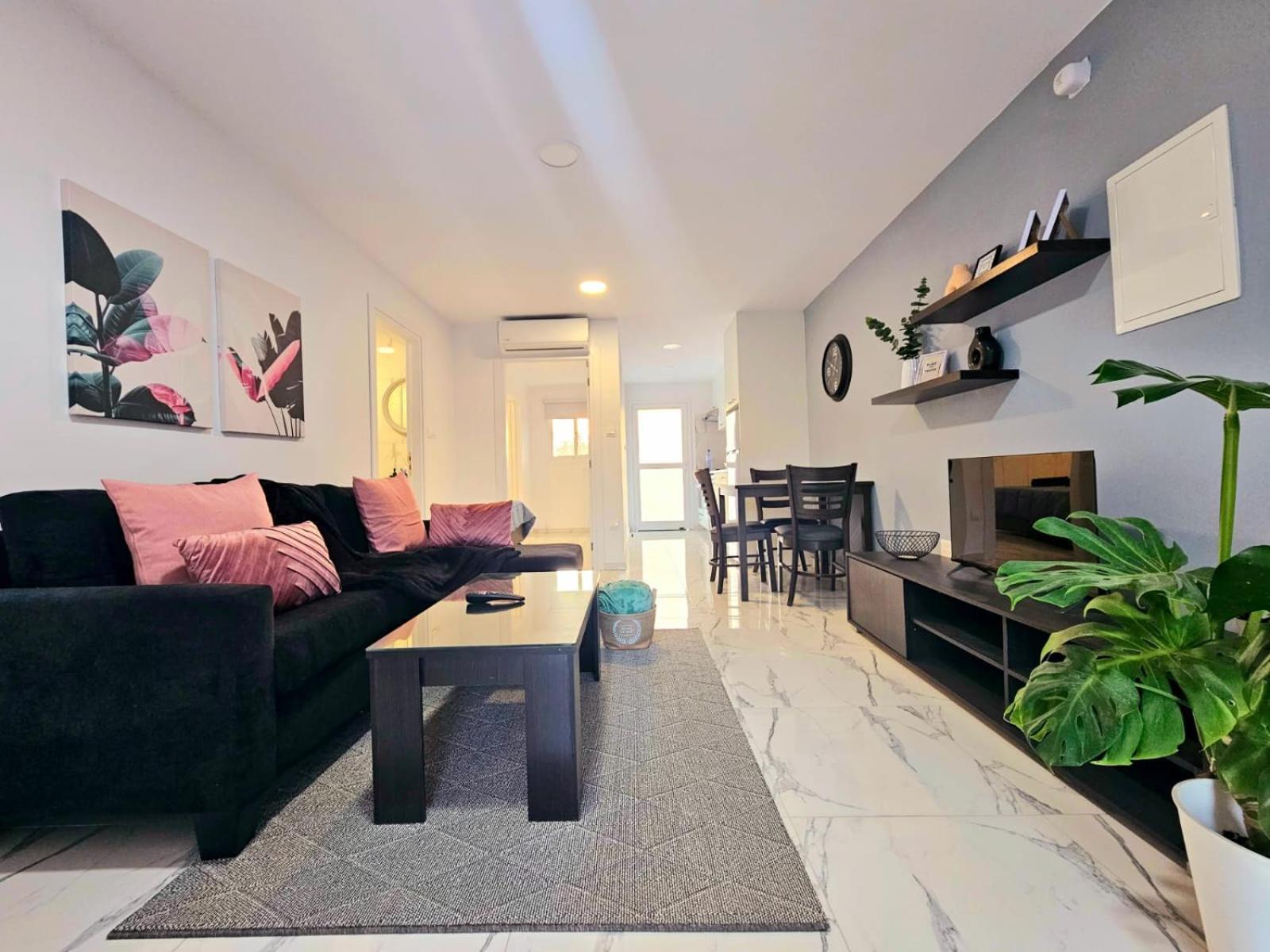 1Bd Beach Apartment Paphos Exterior photo