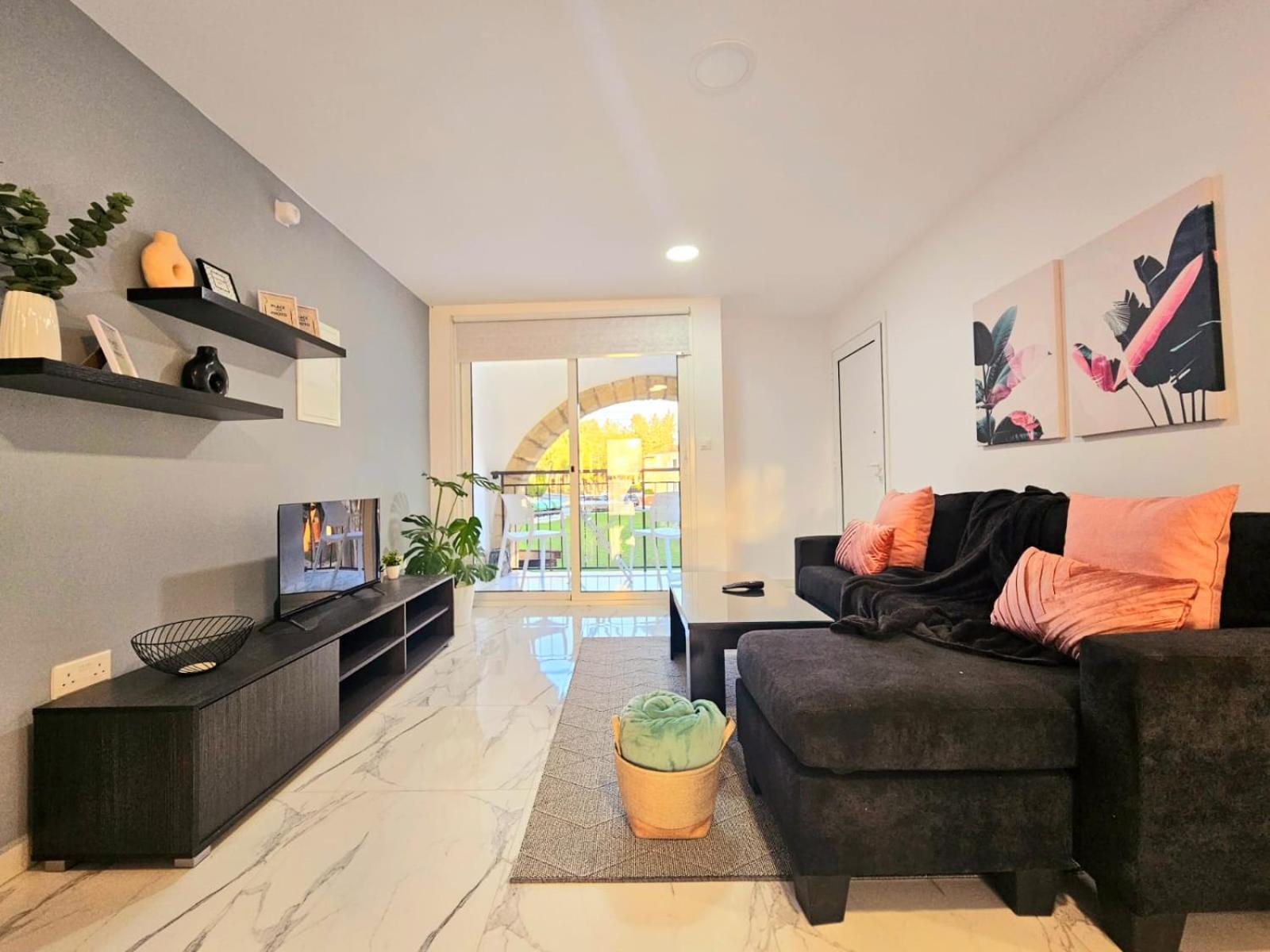 1Bd Beach Apartment Paphos Exterior photo